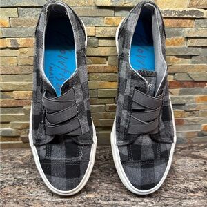 Blowfish shoes. Size 9.